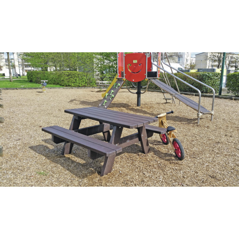goujon de fixation pour table enfant